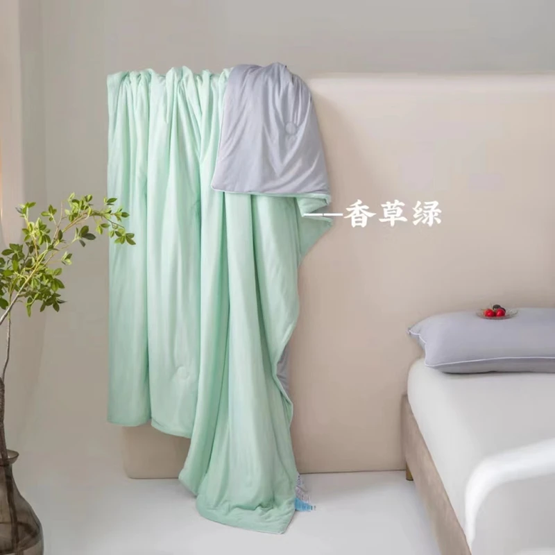 High Quality Cooling Blankets Smooth Silky Air Condition Comforter Lightweight Summer Quilt with Double Side Cooling Fabric