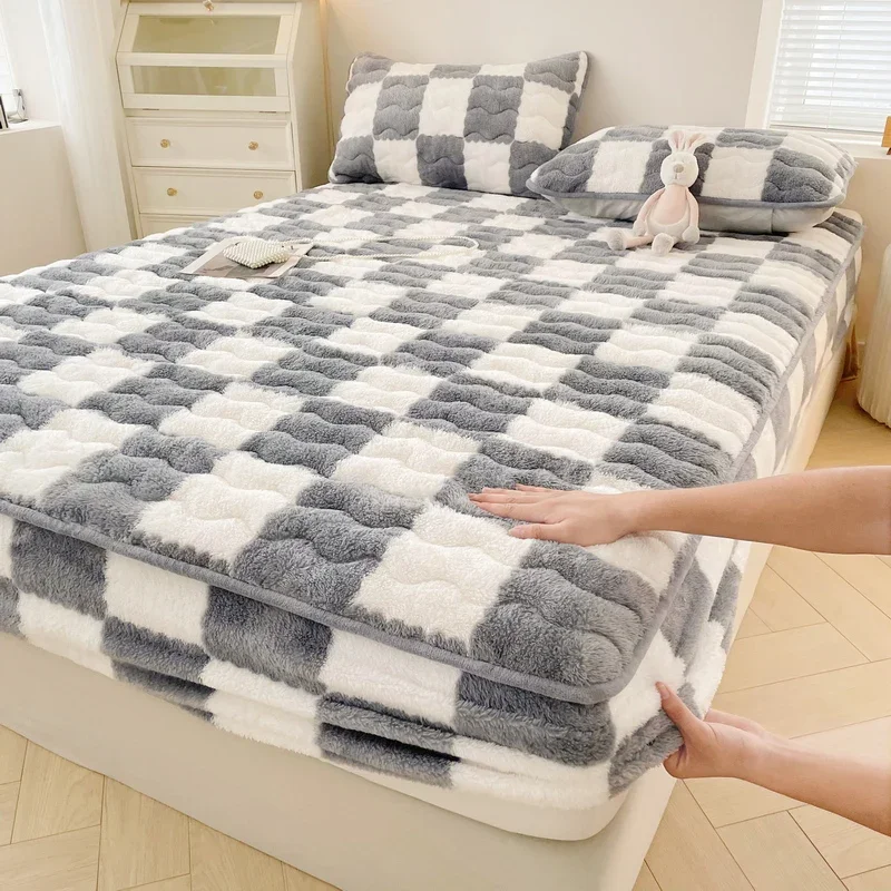 WASART Soft warm plush mattress protector cover winter couple 2 people black white plaid elastic fitted sheet bed protection pad